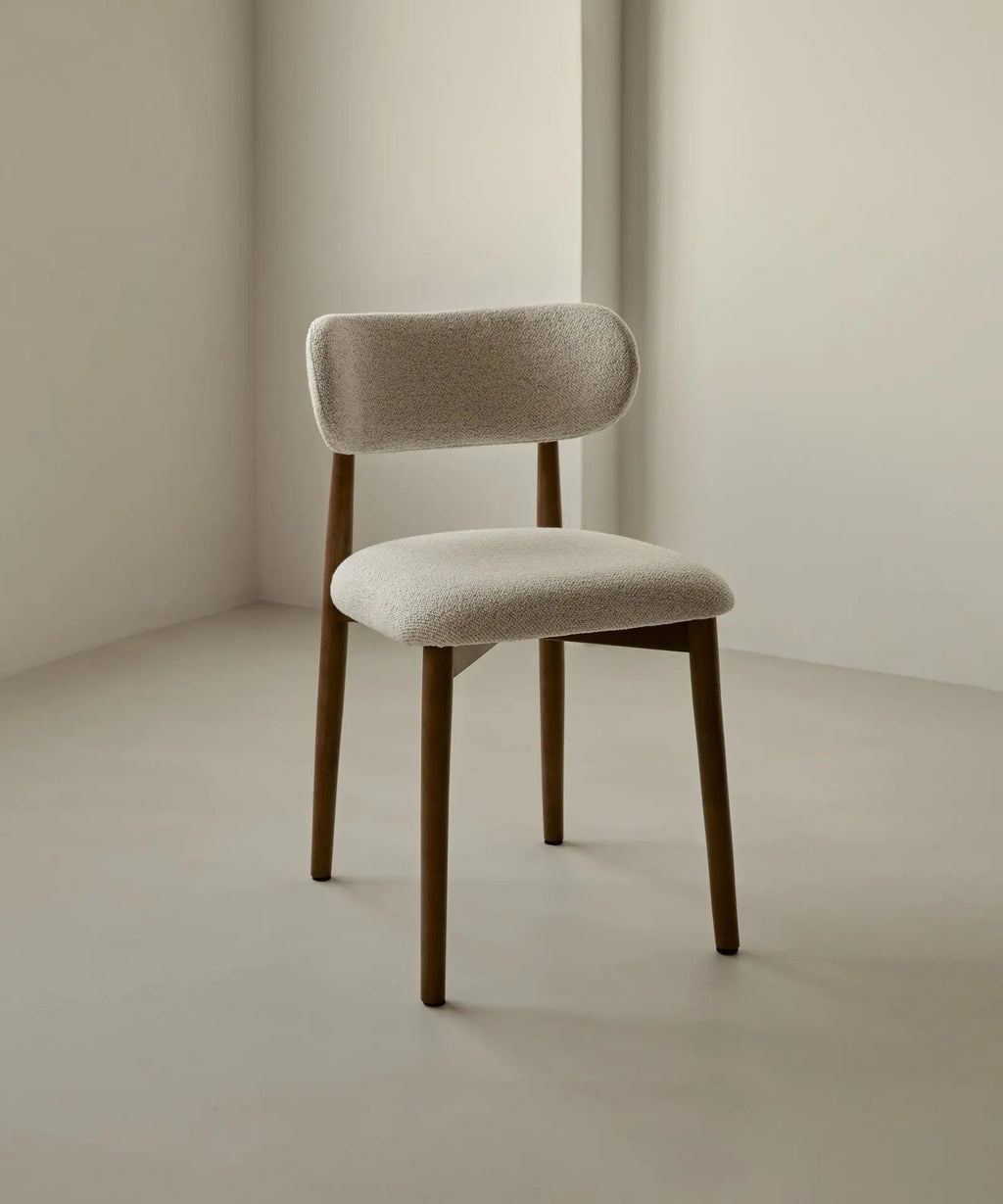 Chaise de salle à manger en bois et rembourrée Dean