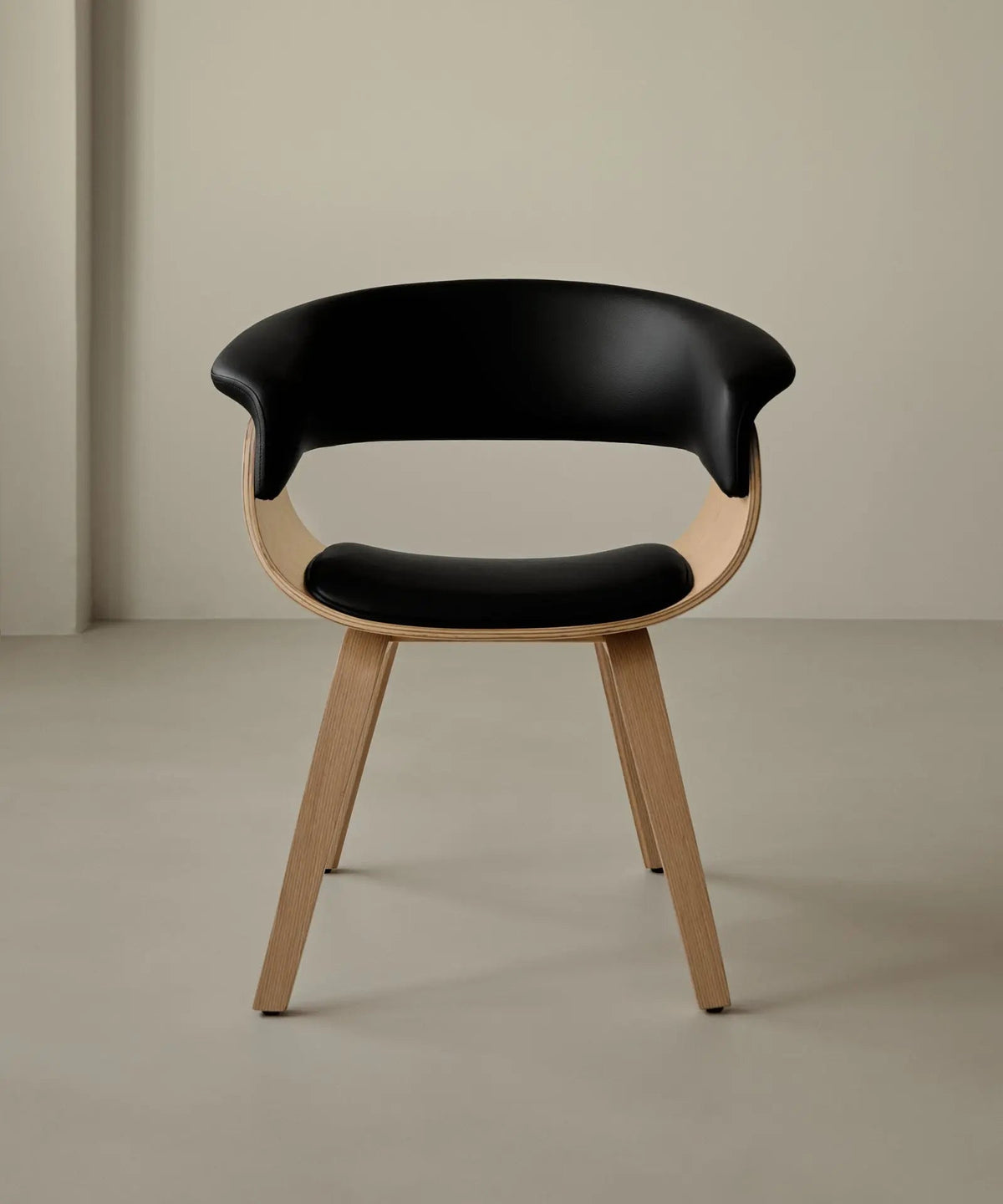 Chaise de salle à manger en bois et similicuir Beckett