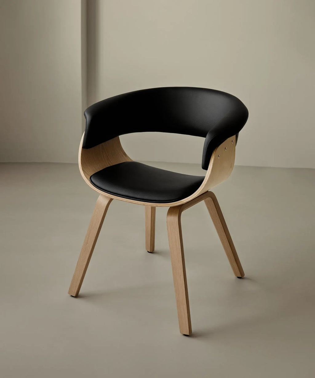 Chaise de salle à manger en bois et similicuir Beckett