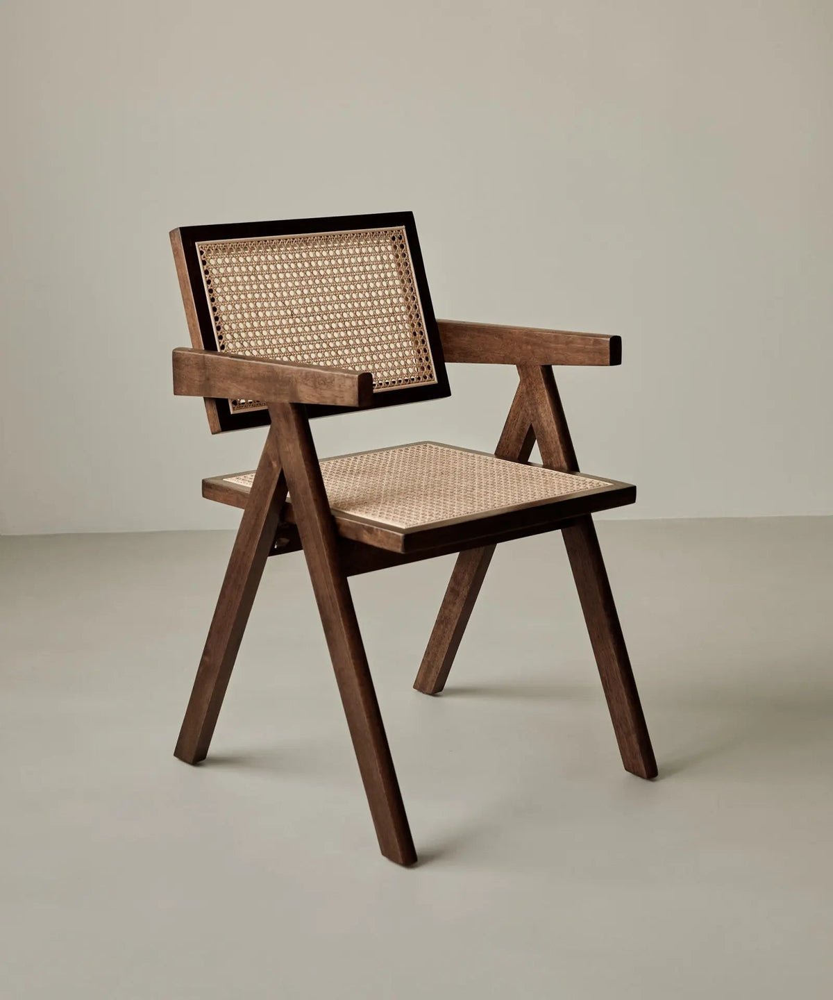 Chaise de salle à manger en bois et rotin avec accoudoirs Chiara Arms