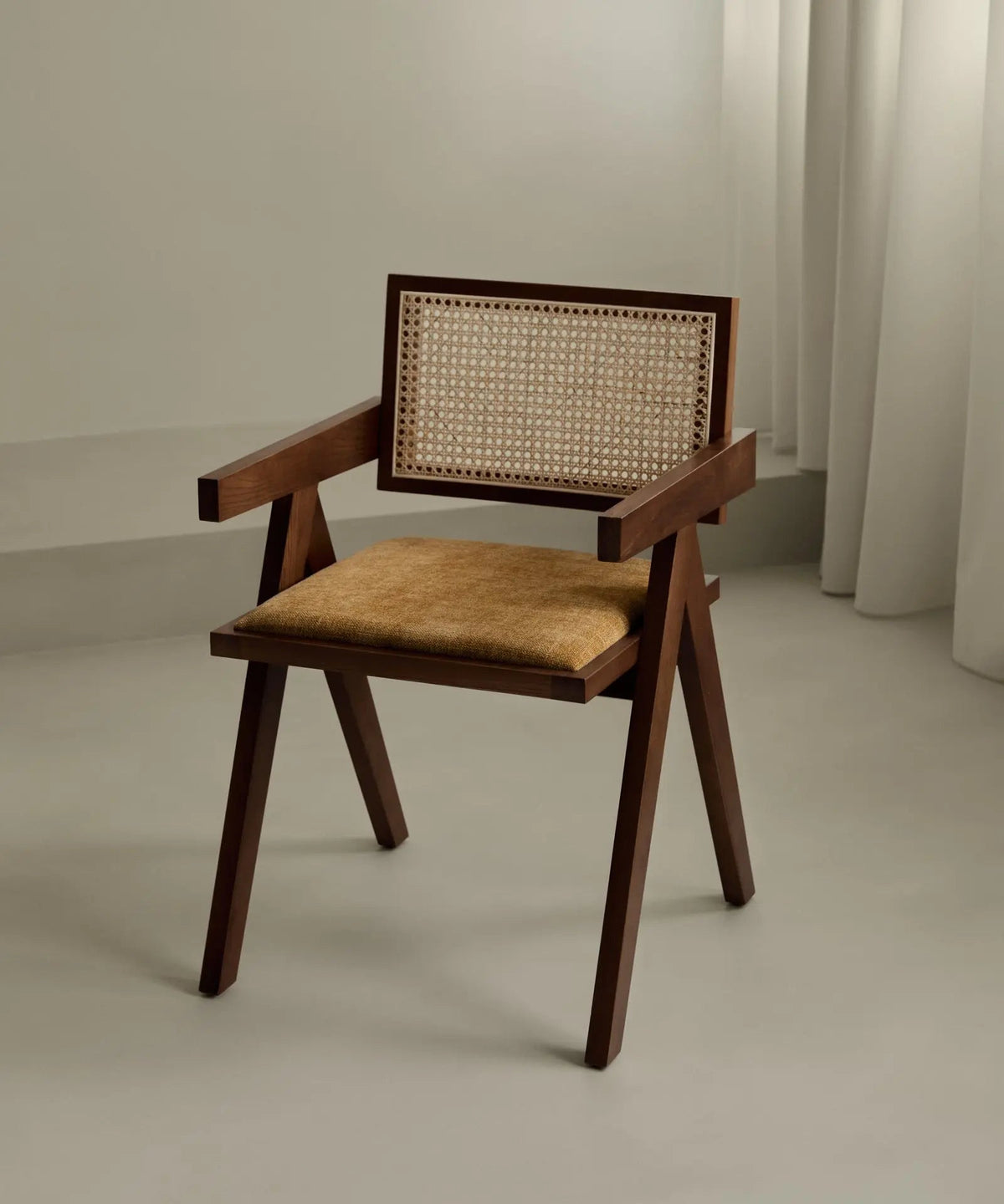 Chaise de salle à manger en bois, rotin et tissu Pauline Arms Color Edition