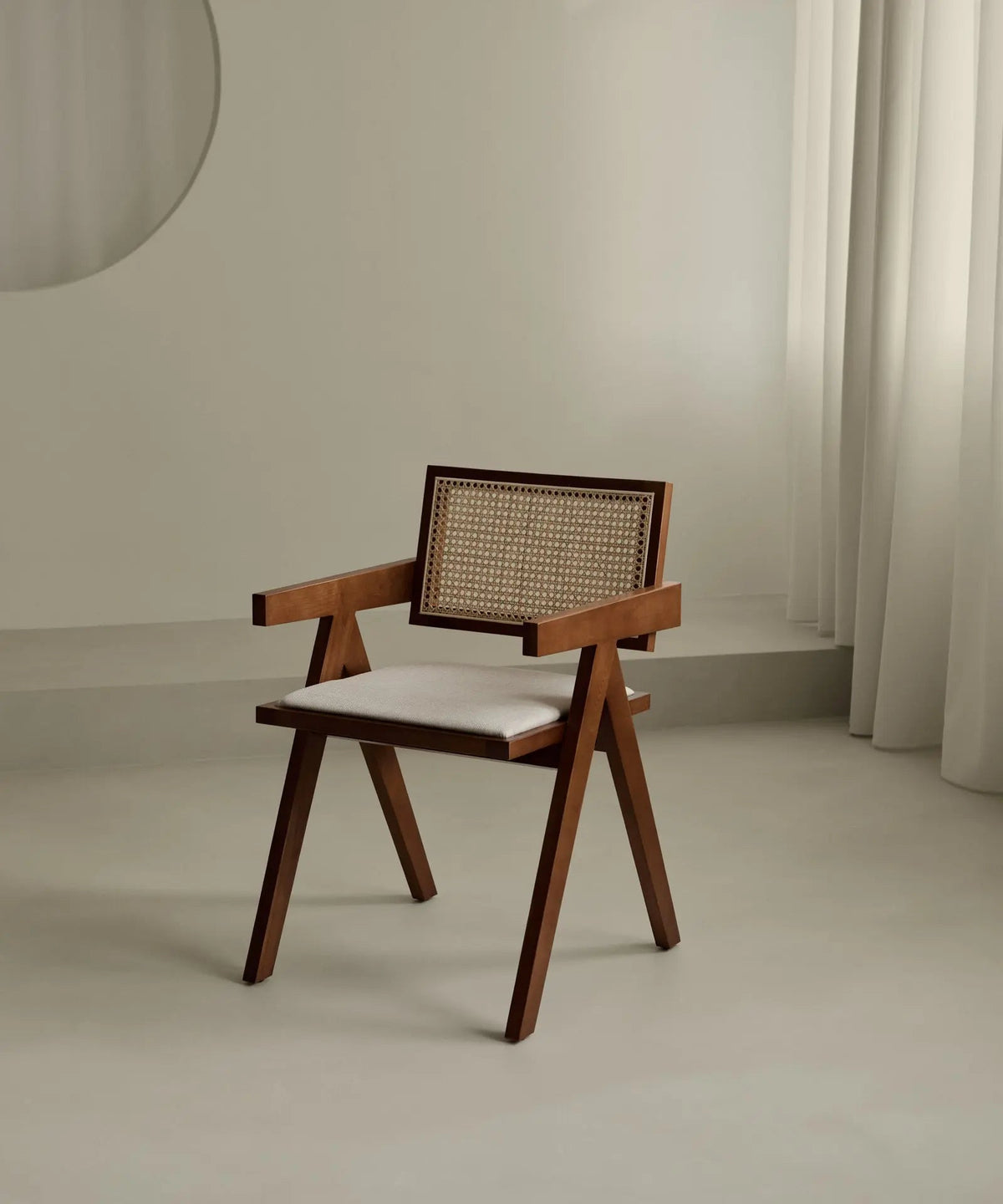Chaise de salle à manger en bois, rotin et tissu Pauline Arms