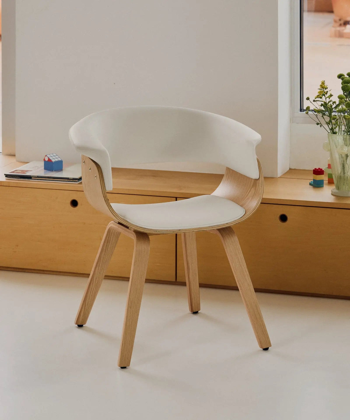 Chaise de salle à manger en bois et similicuir Beckett