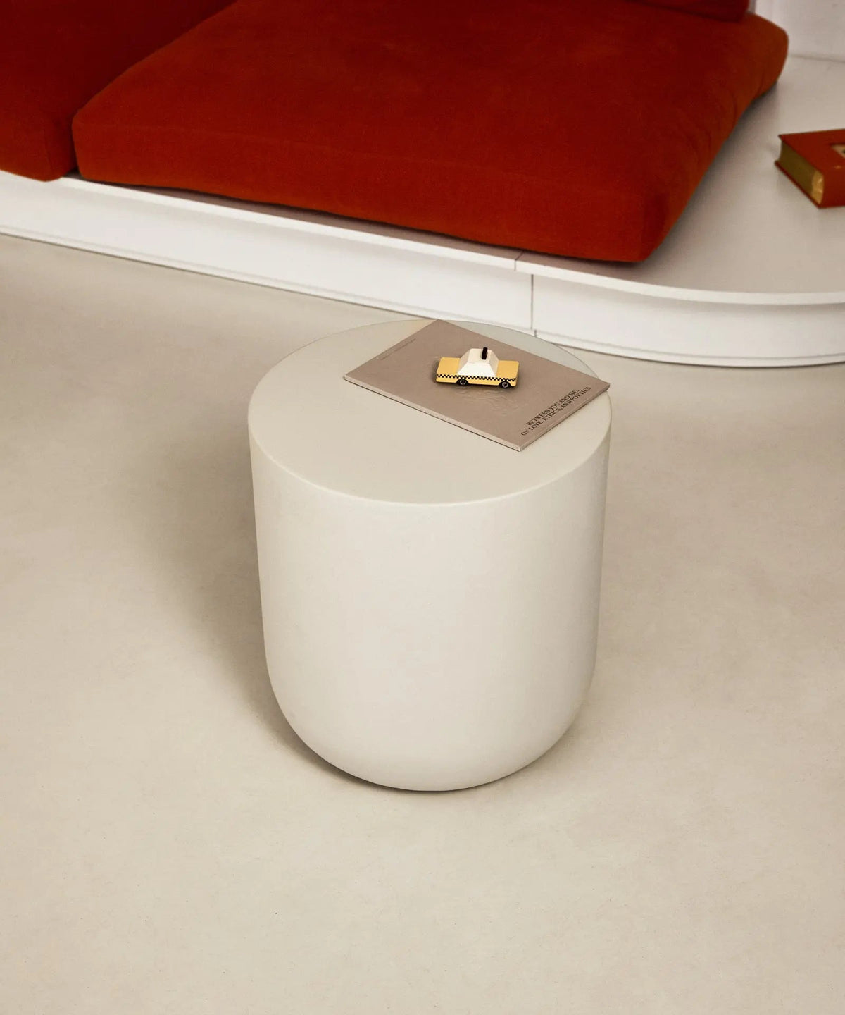 Table d'appoint en microciment Nide
