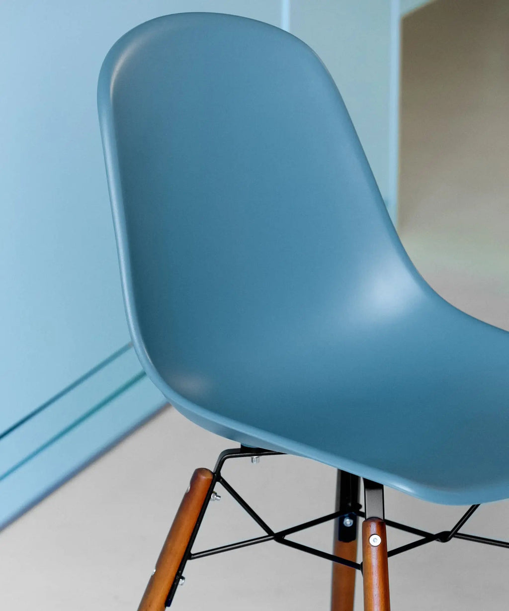 Chaise de salle à manger en polypropylène et bois Elon - Special Edition