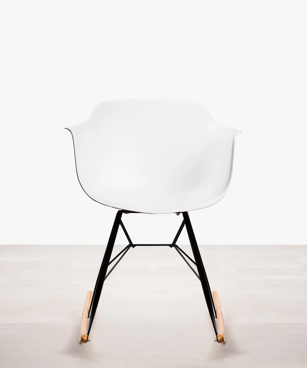 Fauteuil à bascule en polypropylène et bois Elon Arms - Balançoire
