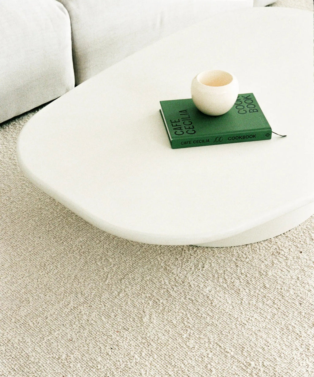 Table basse allongée en microciment Lira (135 cm)