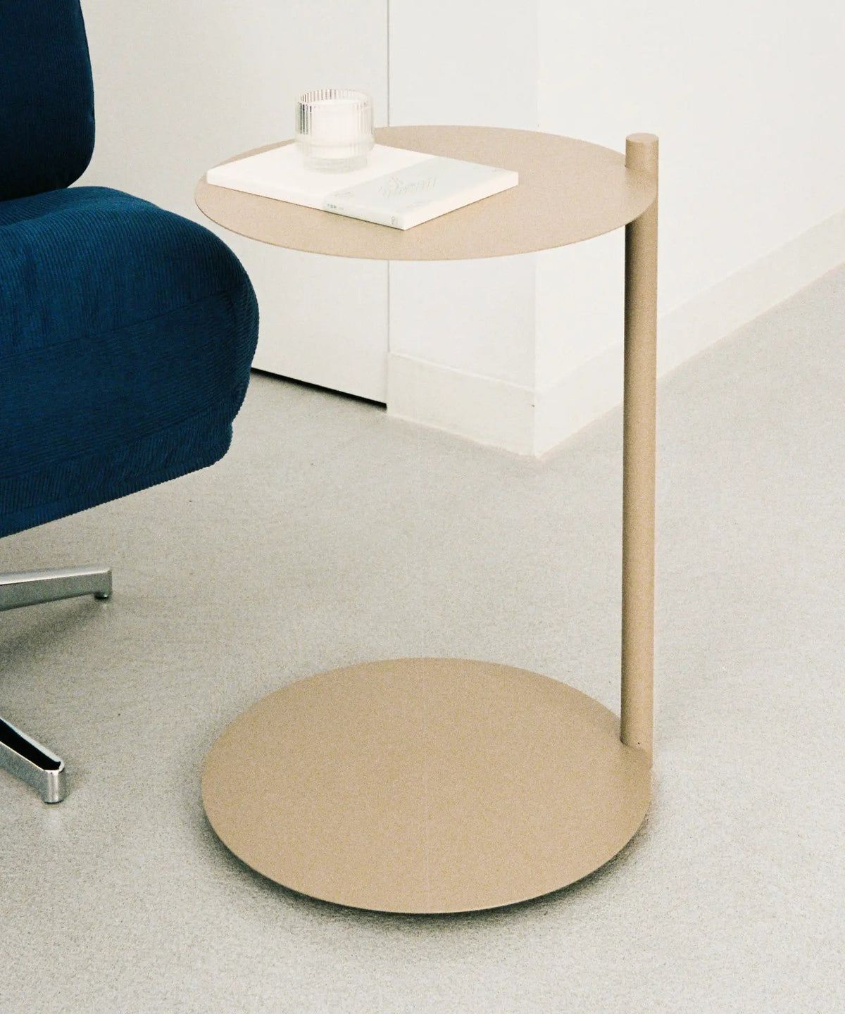 Table d'appoint en métal Simon