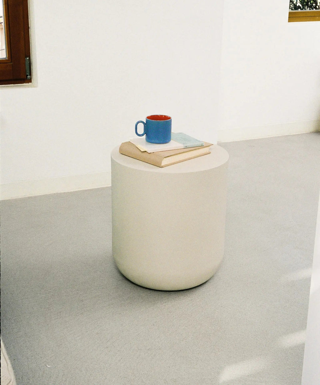 Table d'appoint en microciment Nide