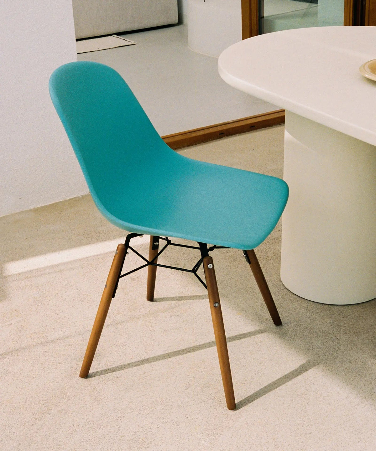 Chaise de salle à manger en polypropylène et bois Elon - Special Edition