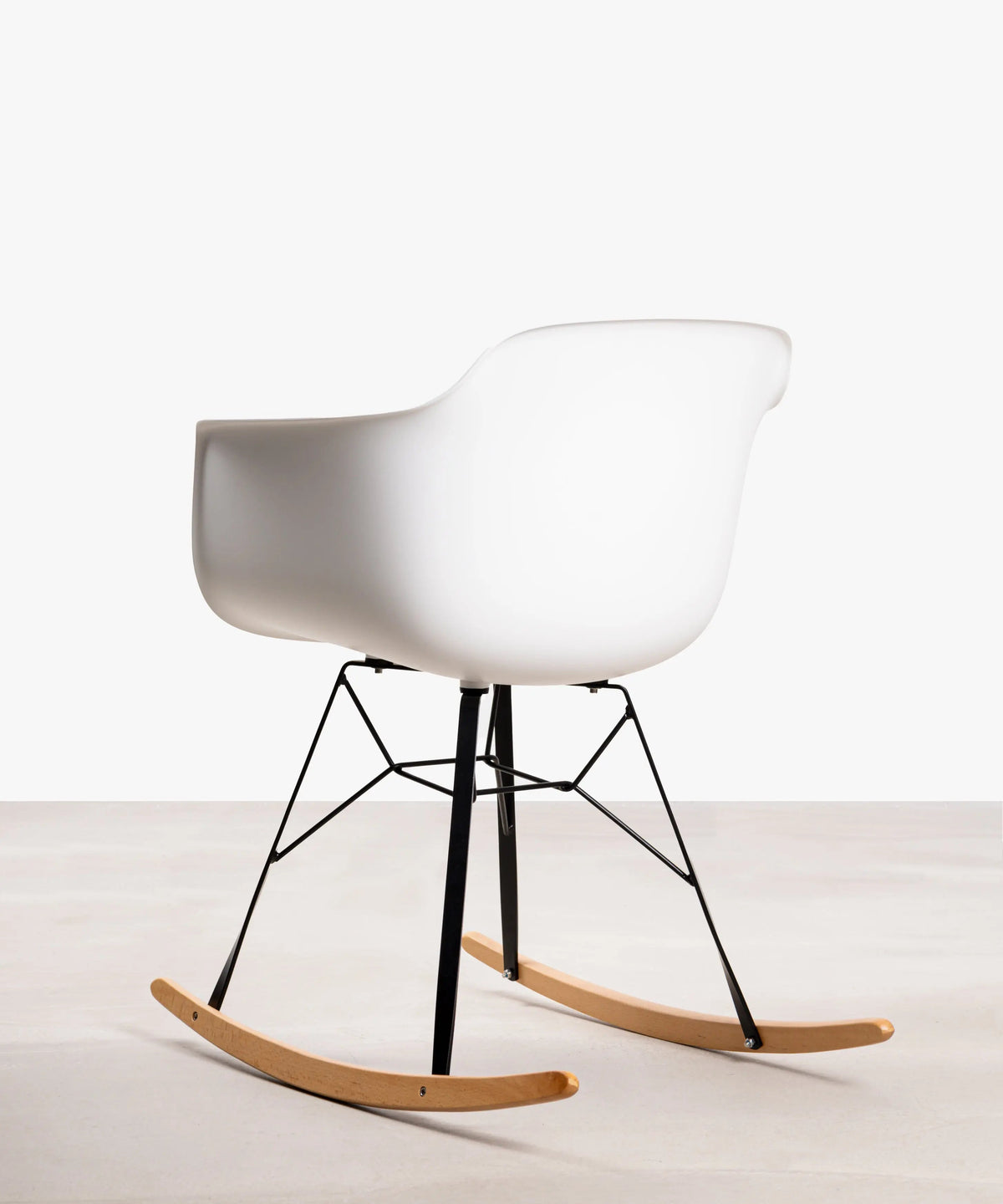 Fauteuil à bascule en polypropylène et bois Elon Arms - Balançoire