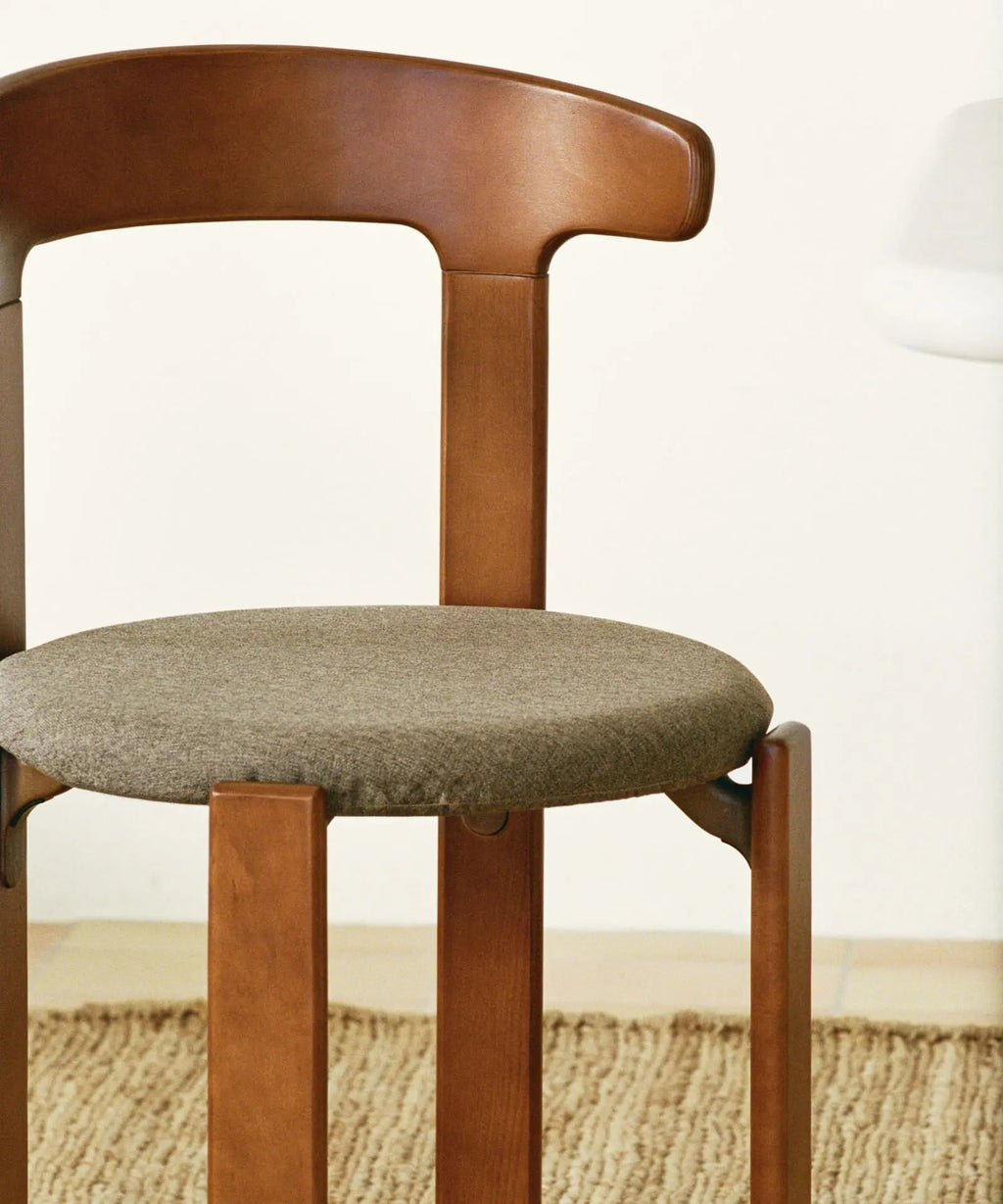Chaise de salle à manger en bois rembourrée Grim