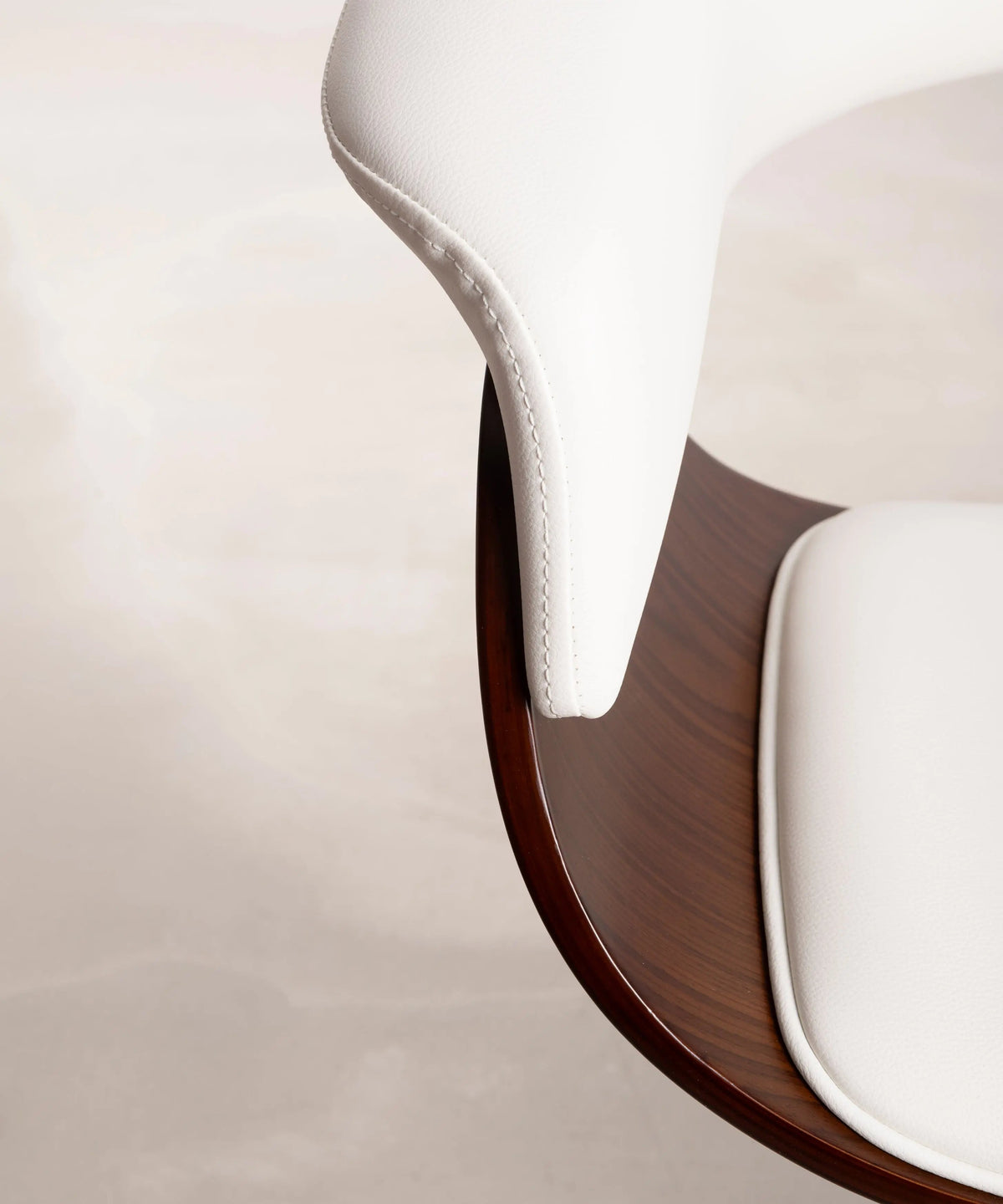 Chaise de Bureau en Similicuir et Bois Beckett