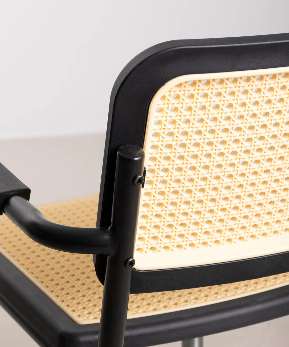 Chaise de bureau en plastique et rotin Candela Arms