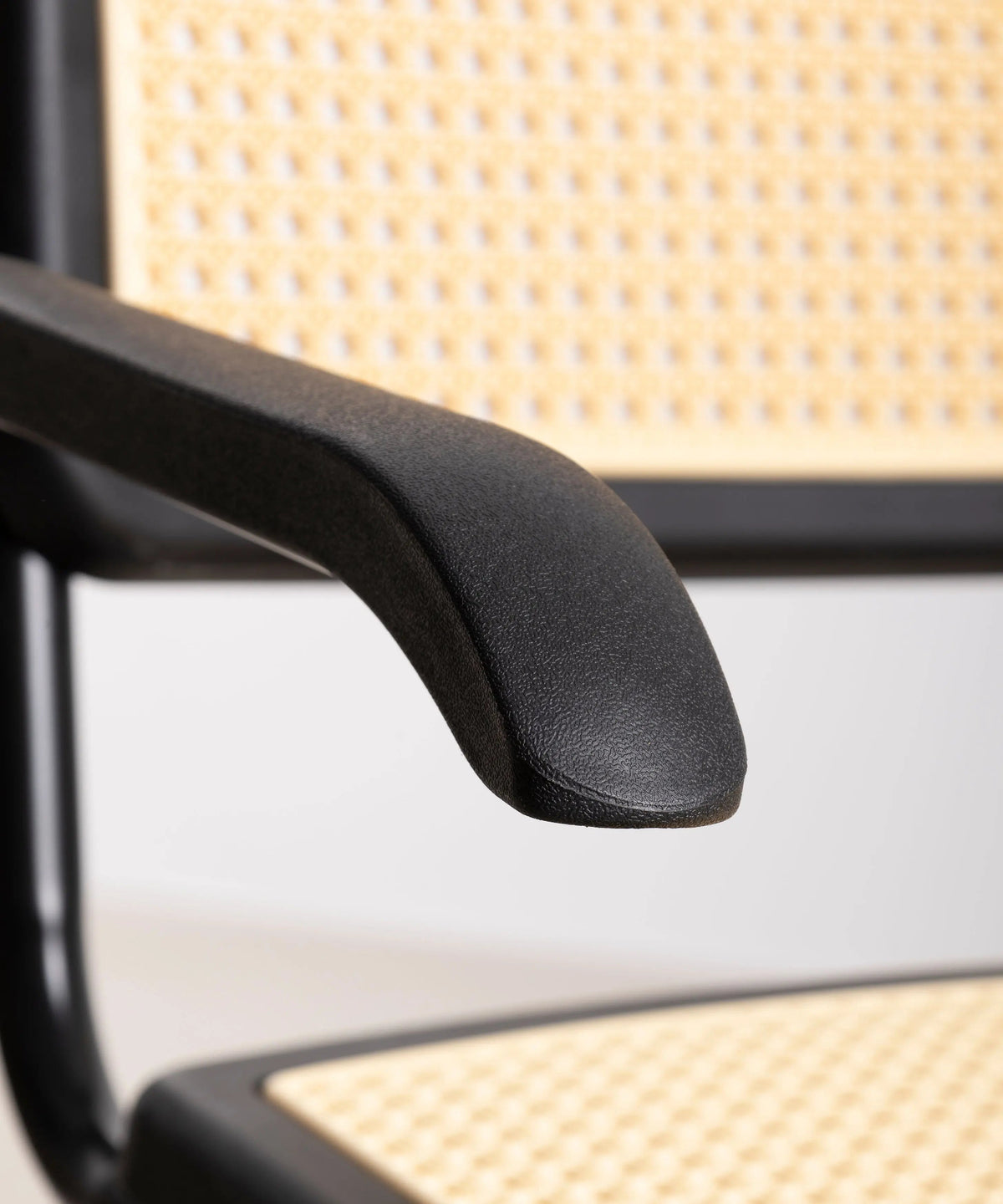 Chaise de bureau en plastique et rotin Candela Arms