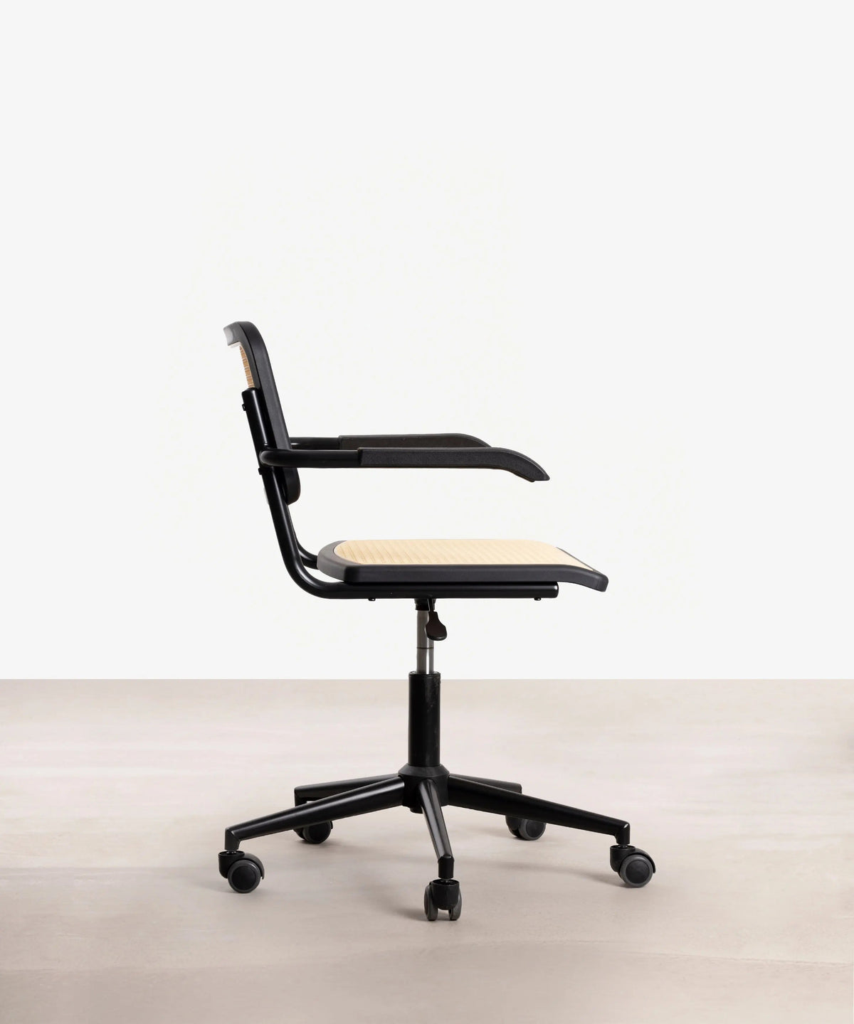 Chaise de bureau en plastique et rotin Candela Arms
