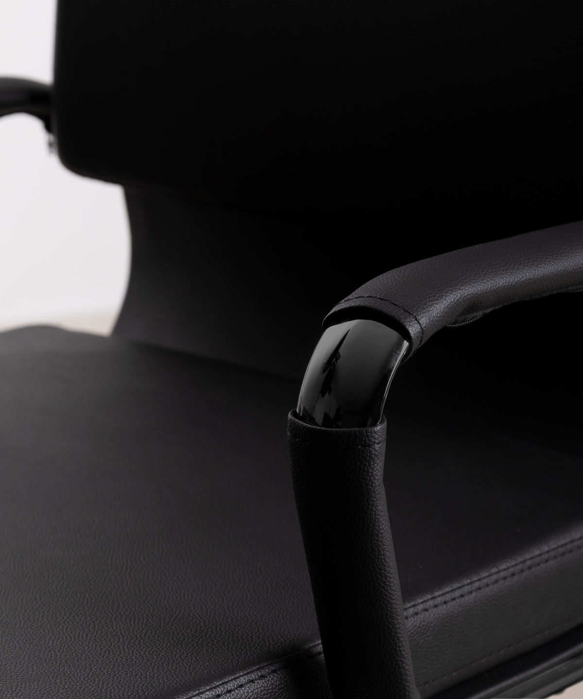 Chaise de bureau en similicuir Belmont Low Back - Black Edition