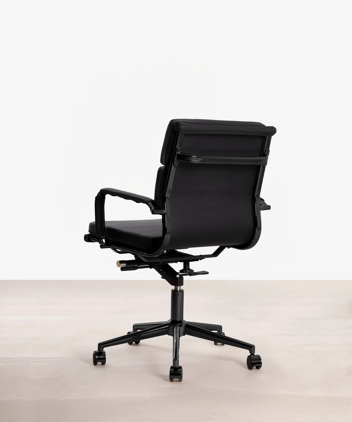 Chaise de bureau en similicuir Belmont Low Back - Black Edition