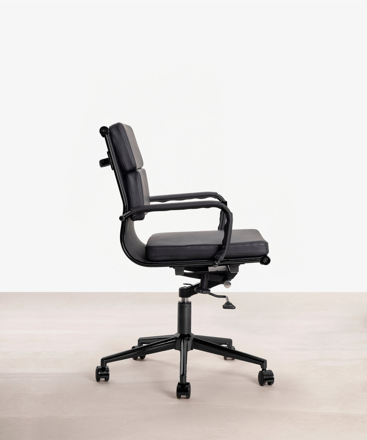 Chaise de bureau en similicuir Belmont Low Back - Black Edition