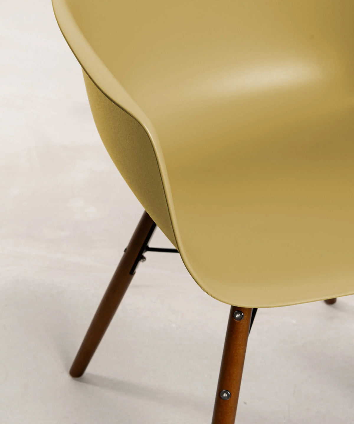 Chaise en Polypropylène et Bois avec Accoudoirs Elon Arms