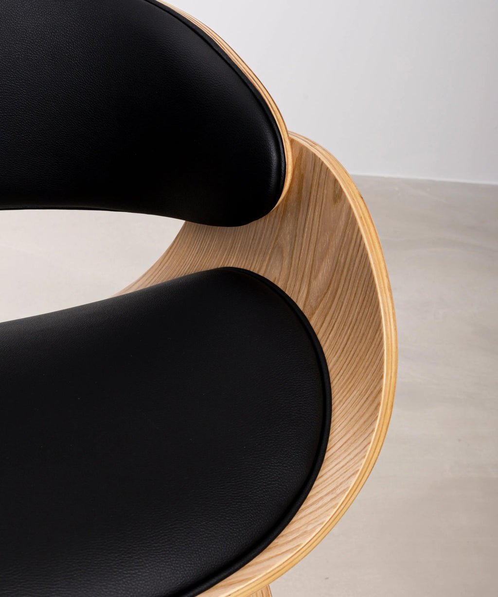 Chaise de salle à manger en bois et similicuir Debbie