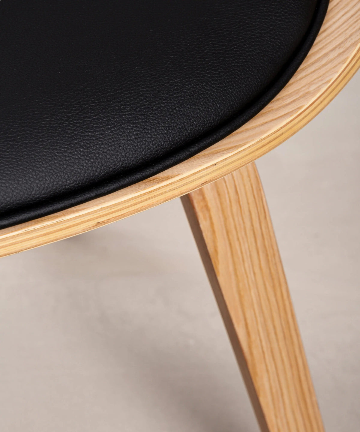 Chaise de salle à manger en bois et similicuir Debbie