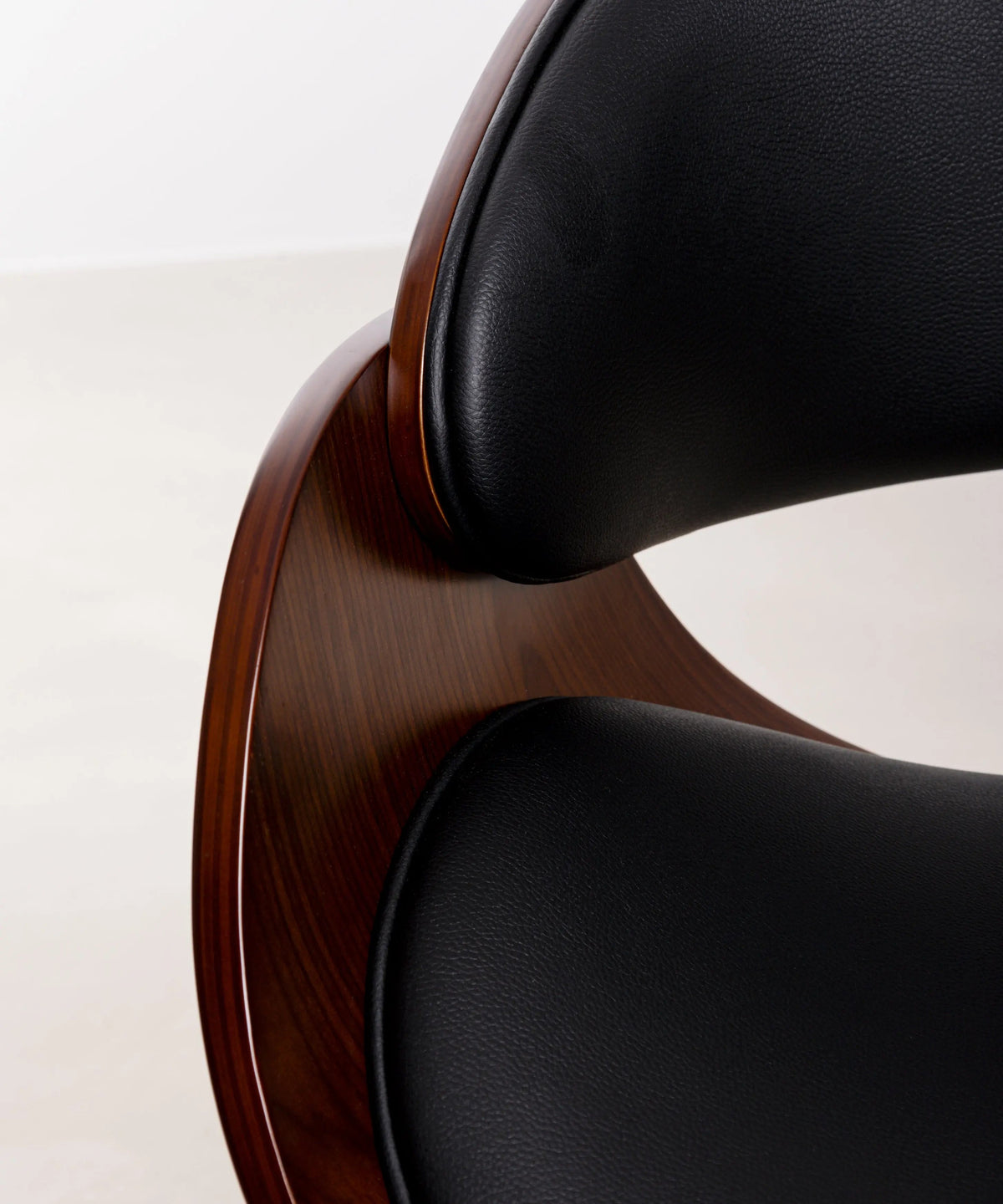 Chaise de salle à manger en bois et similicuir Debbie