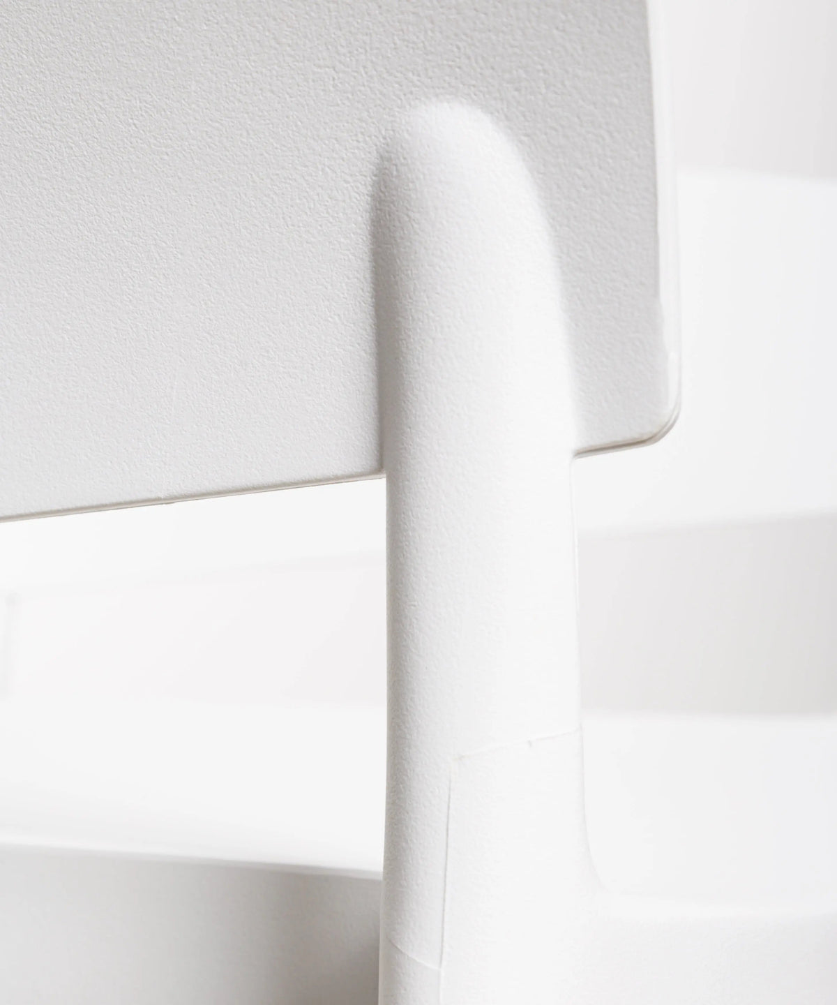 Chaise empilable en polypropylène avec accoudoirs Liam