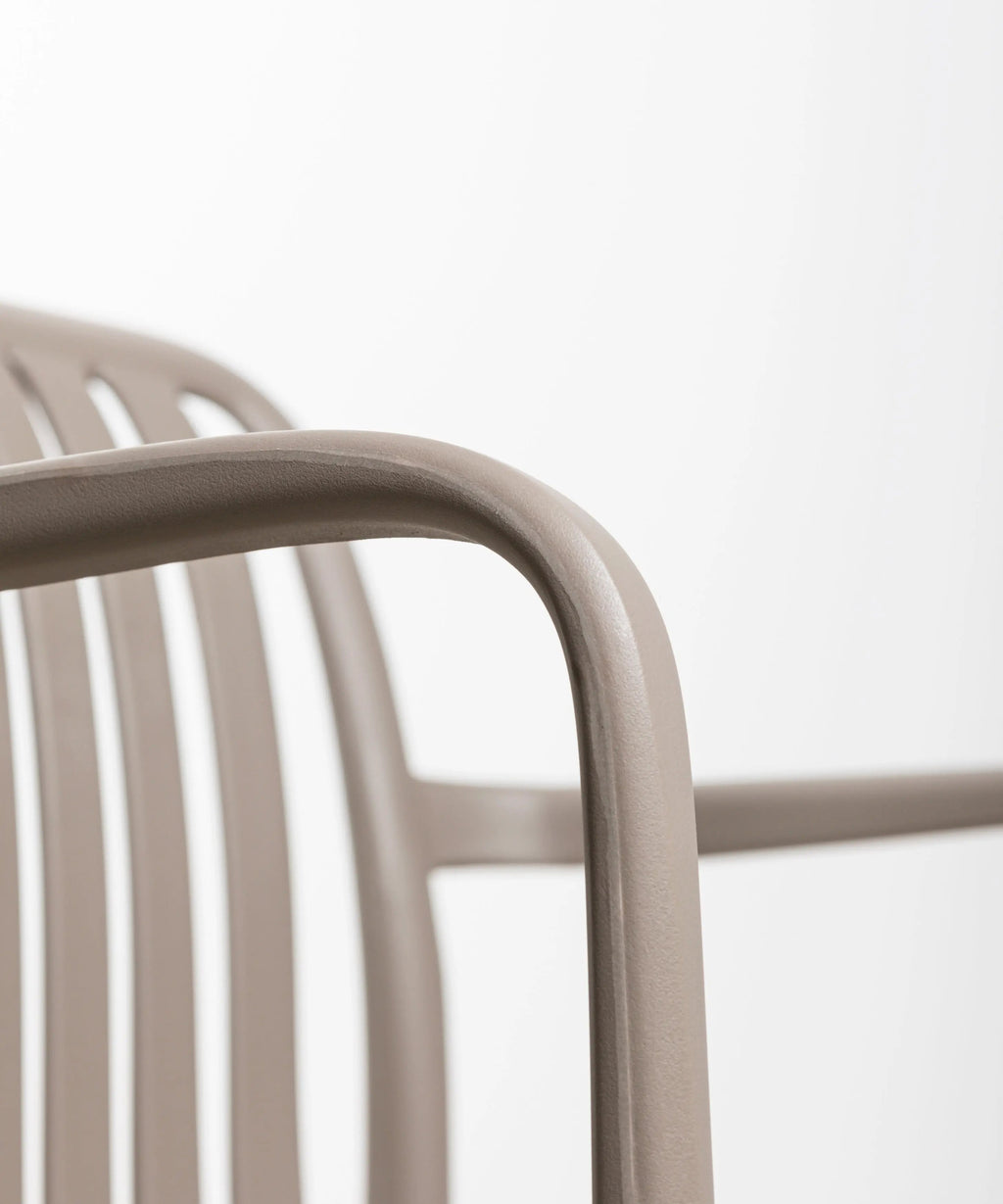 Chaise de salle à manger en polypropylène Kora Arms
