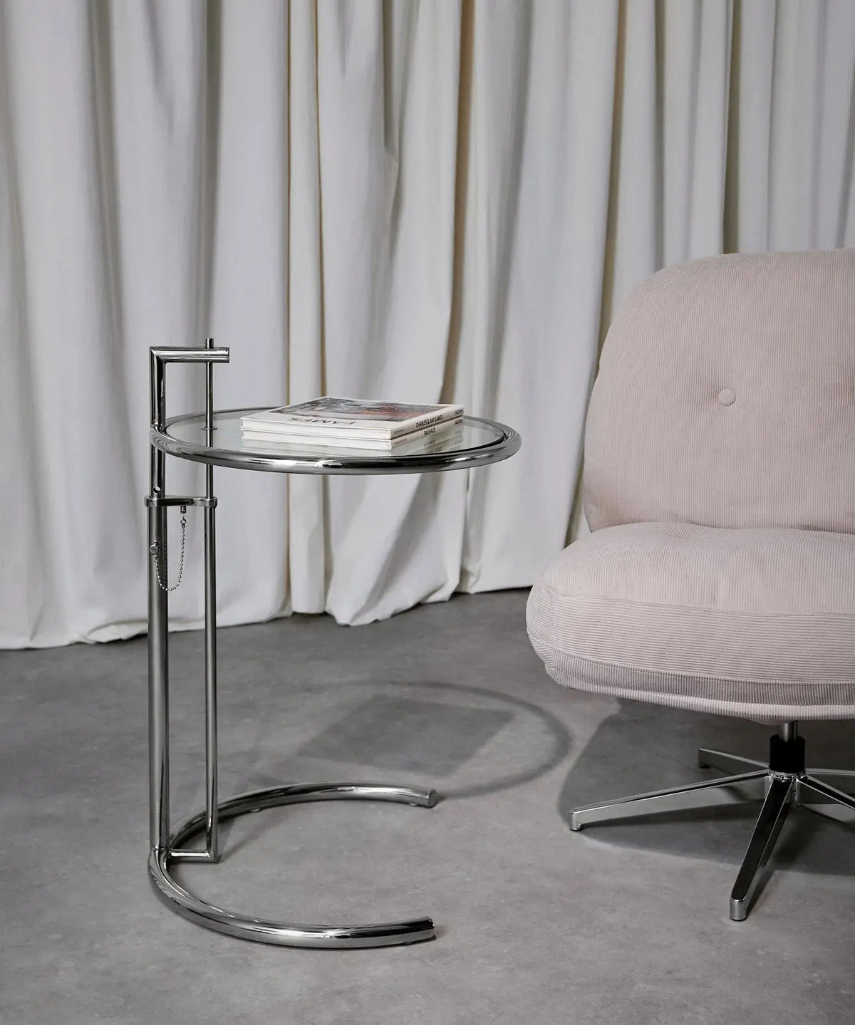 Table d’appoint en acier et verre Helen