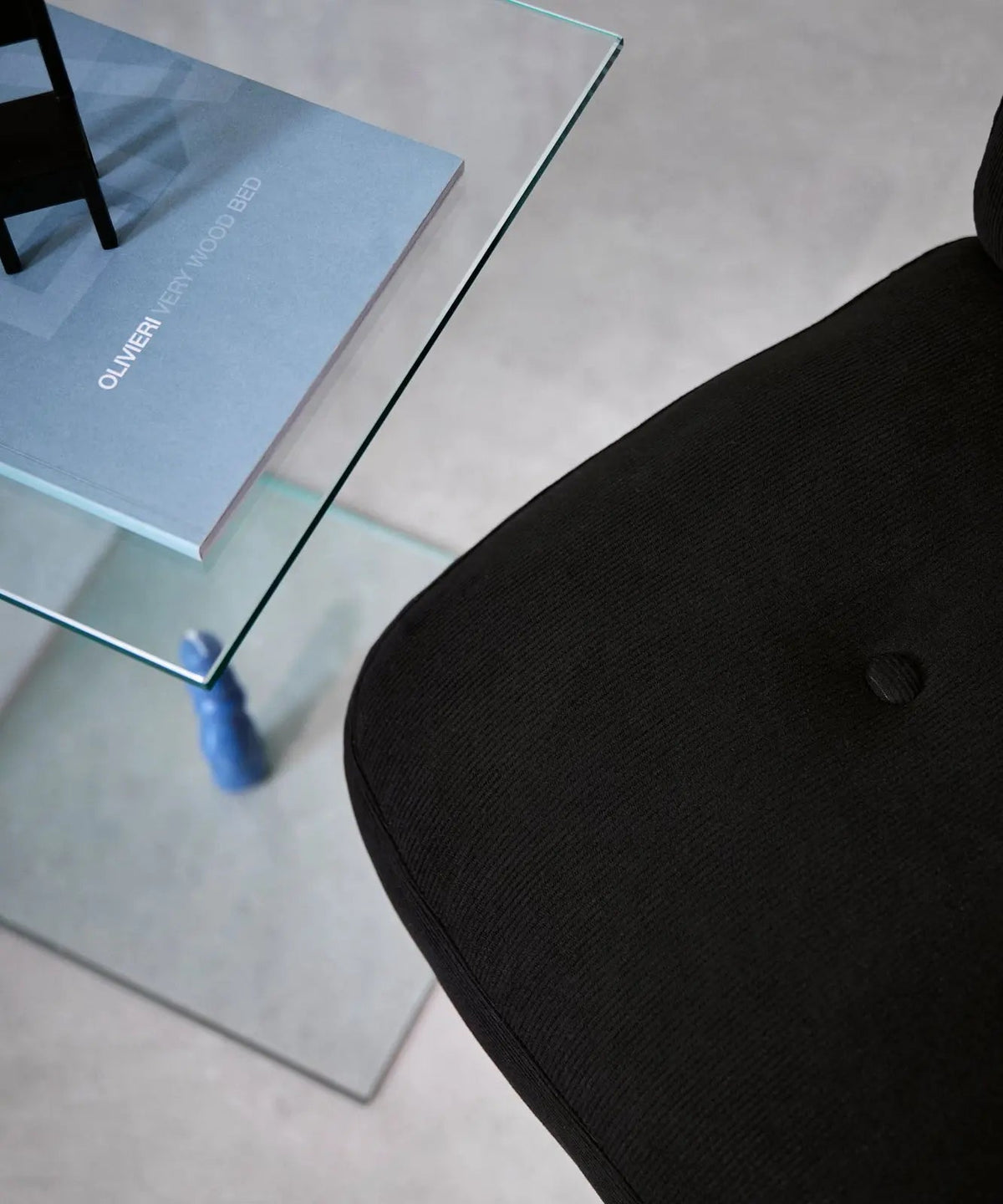 Fauteuil rotatif rembourré en velours côtelé Orbit