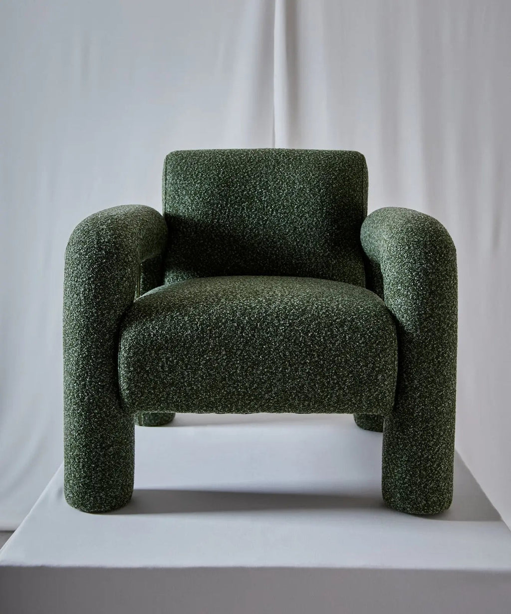 Fauteuil en tissu bouclé avec accoudoirs Cloud
