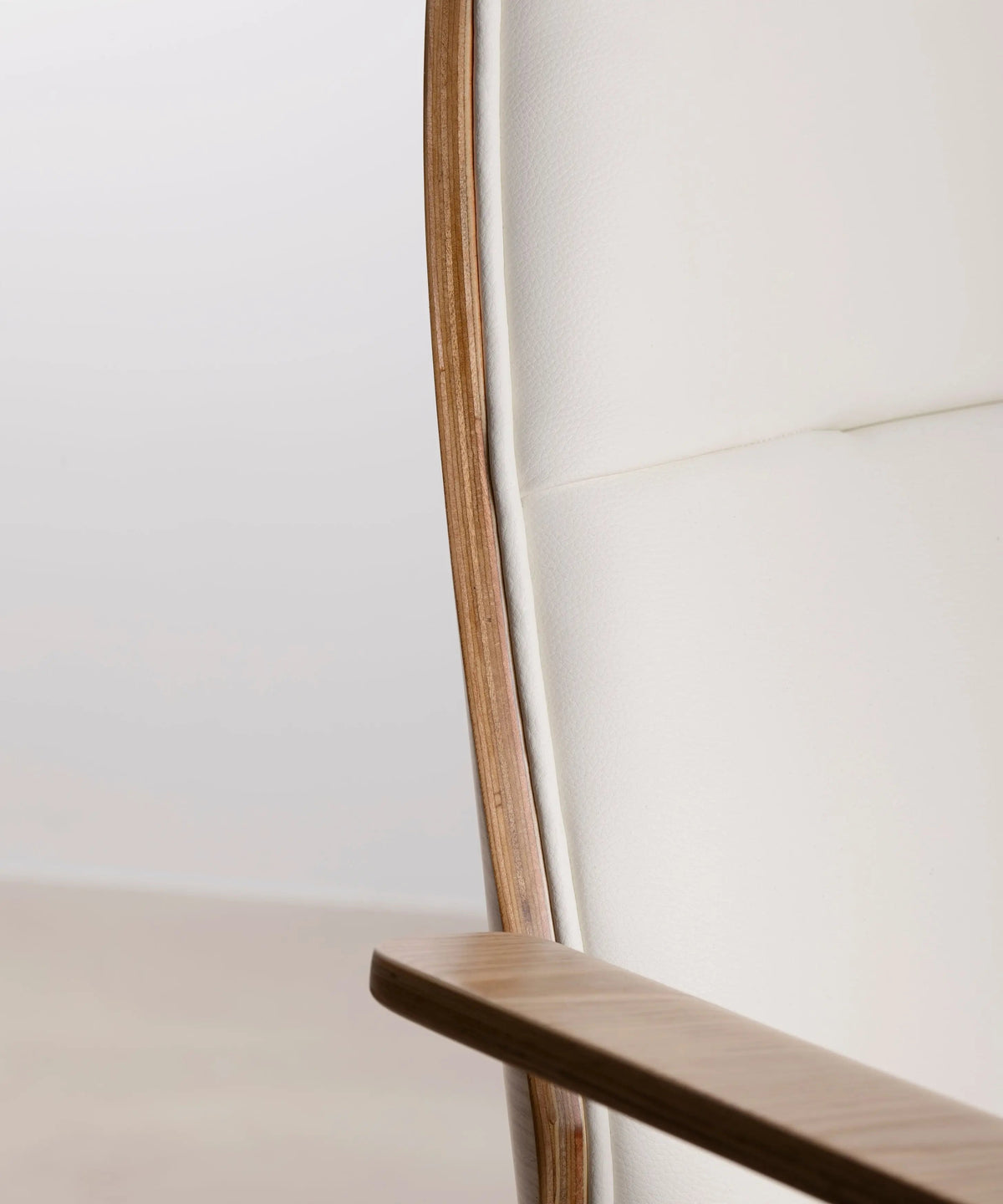 Chaise de bureau en similicuir et bois Malibuu