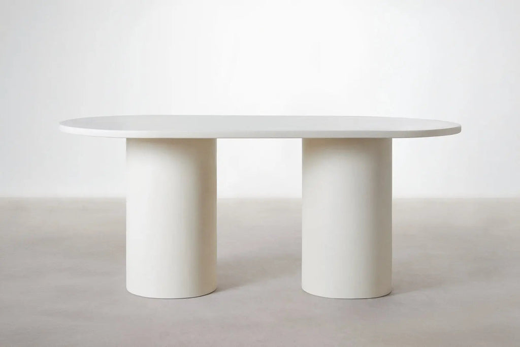 Table à manger ovale en microciment Juno (200 cm)