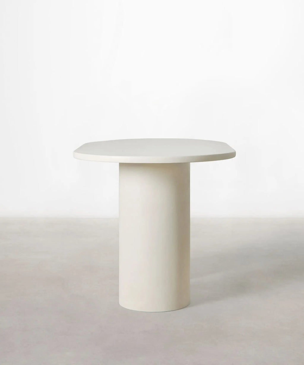 Table à manger ovale en microciment Juno (200 cm)