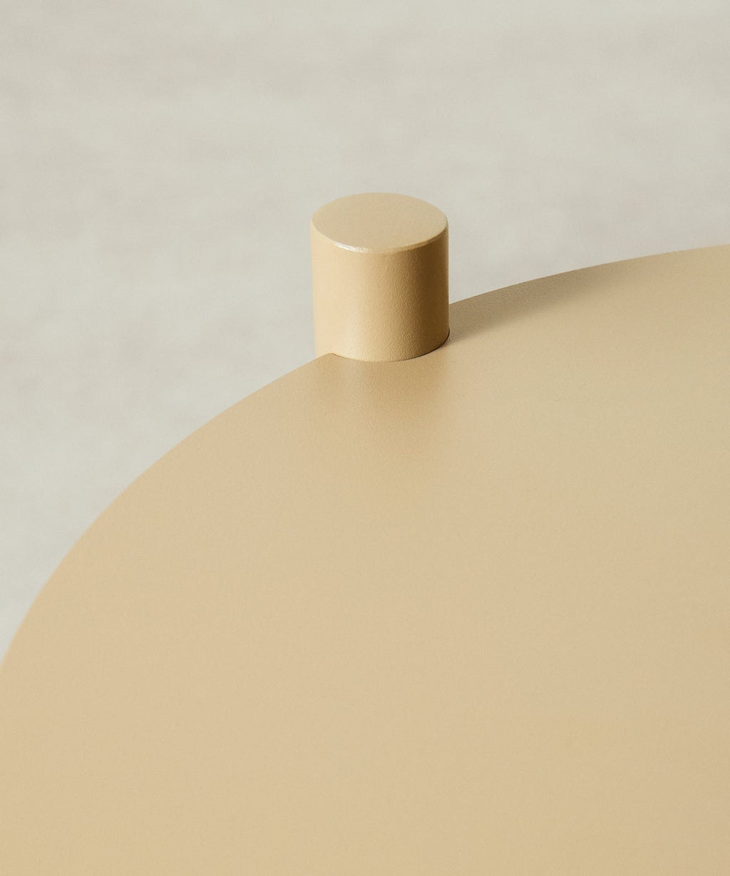 Table d'appoint en métal Simon