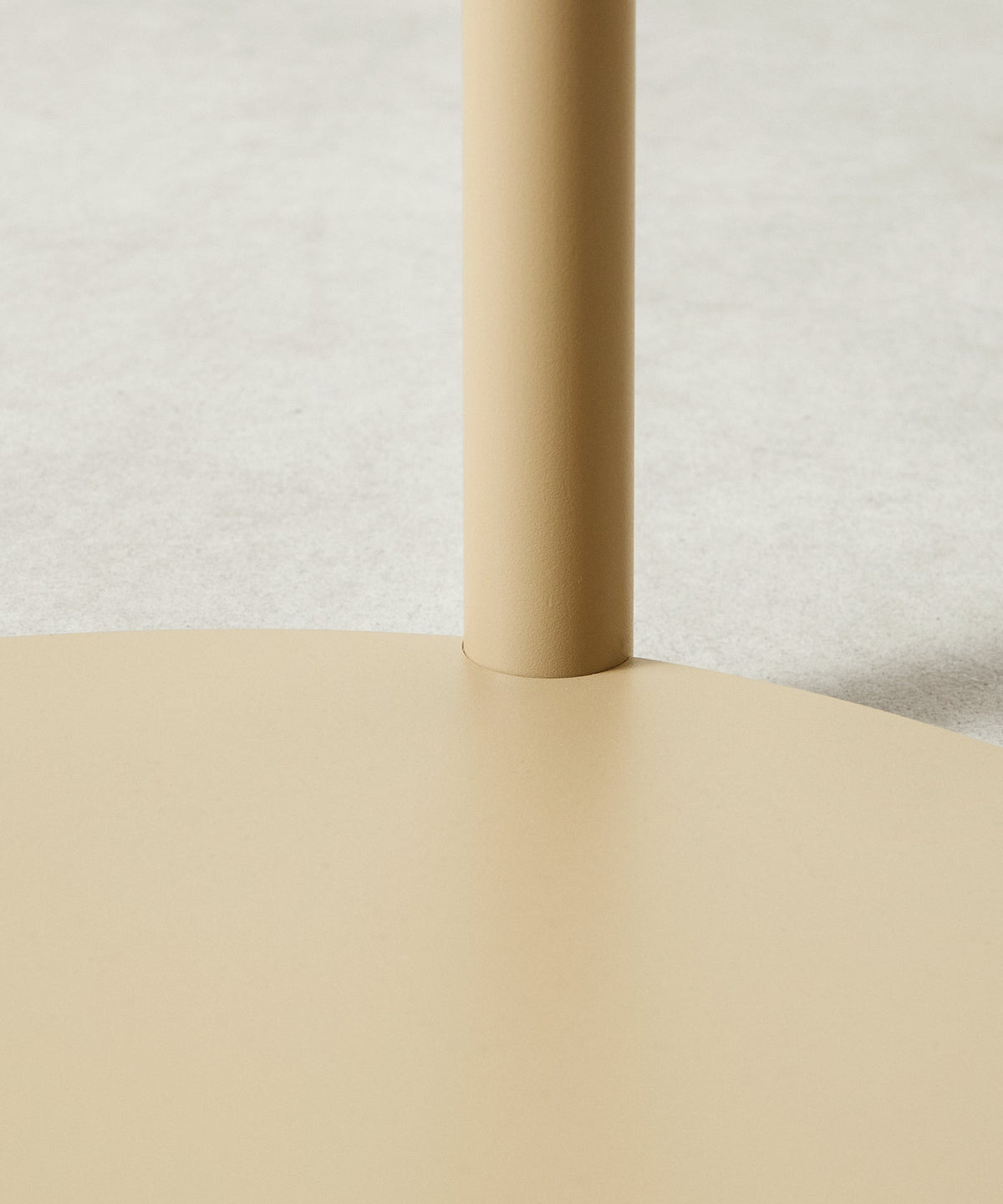 Table d'appoint en métal Simon