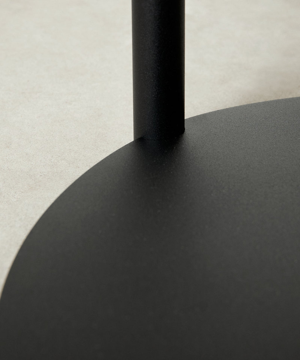 Table d'appoint en métal Simon