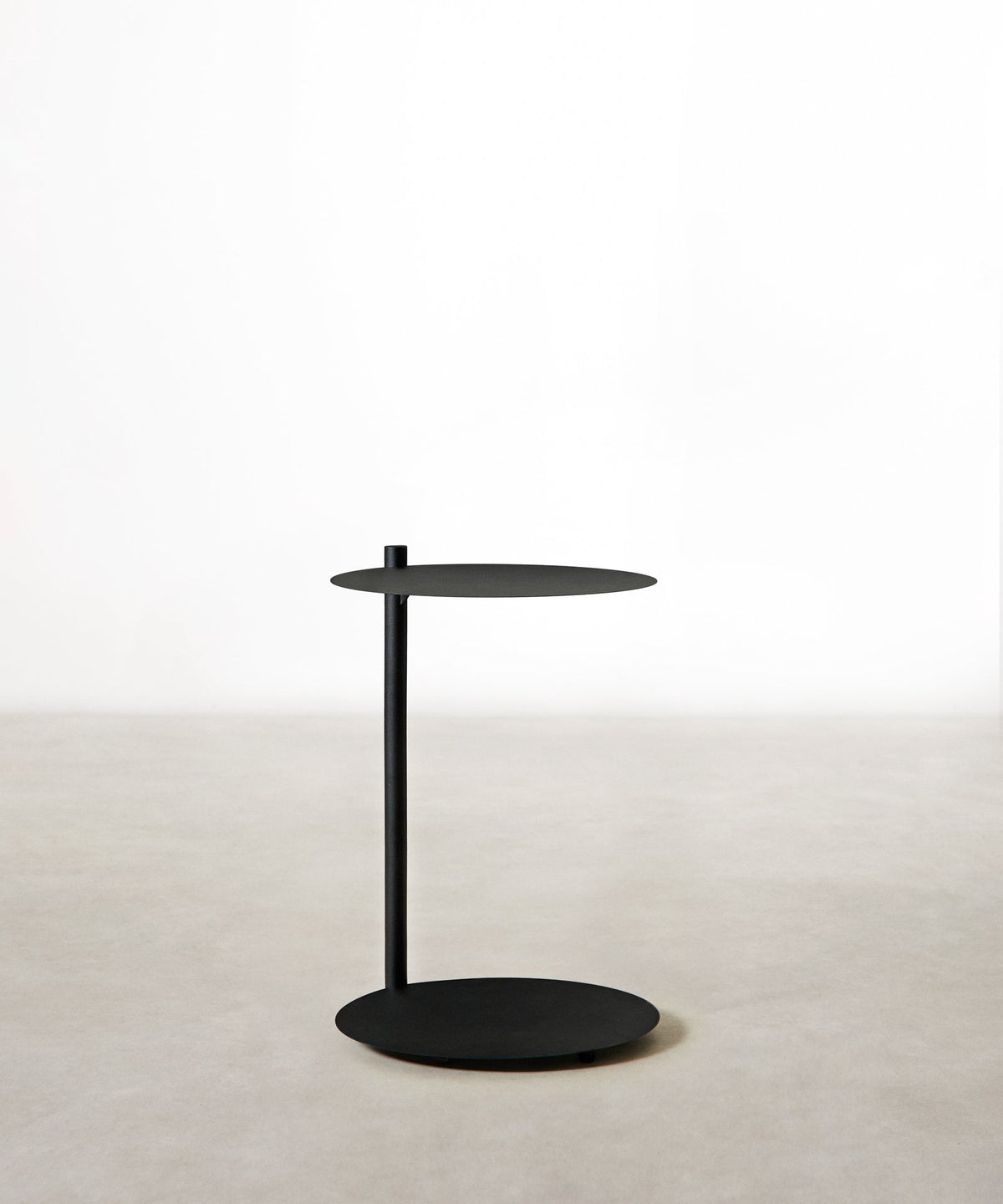 Table d'appoint en métal Simon