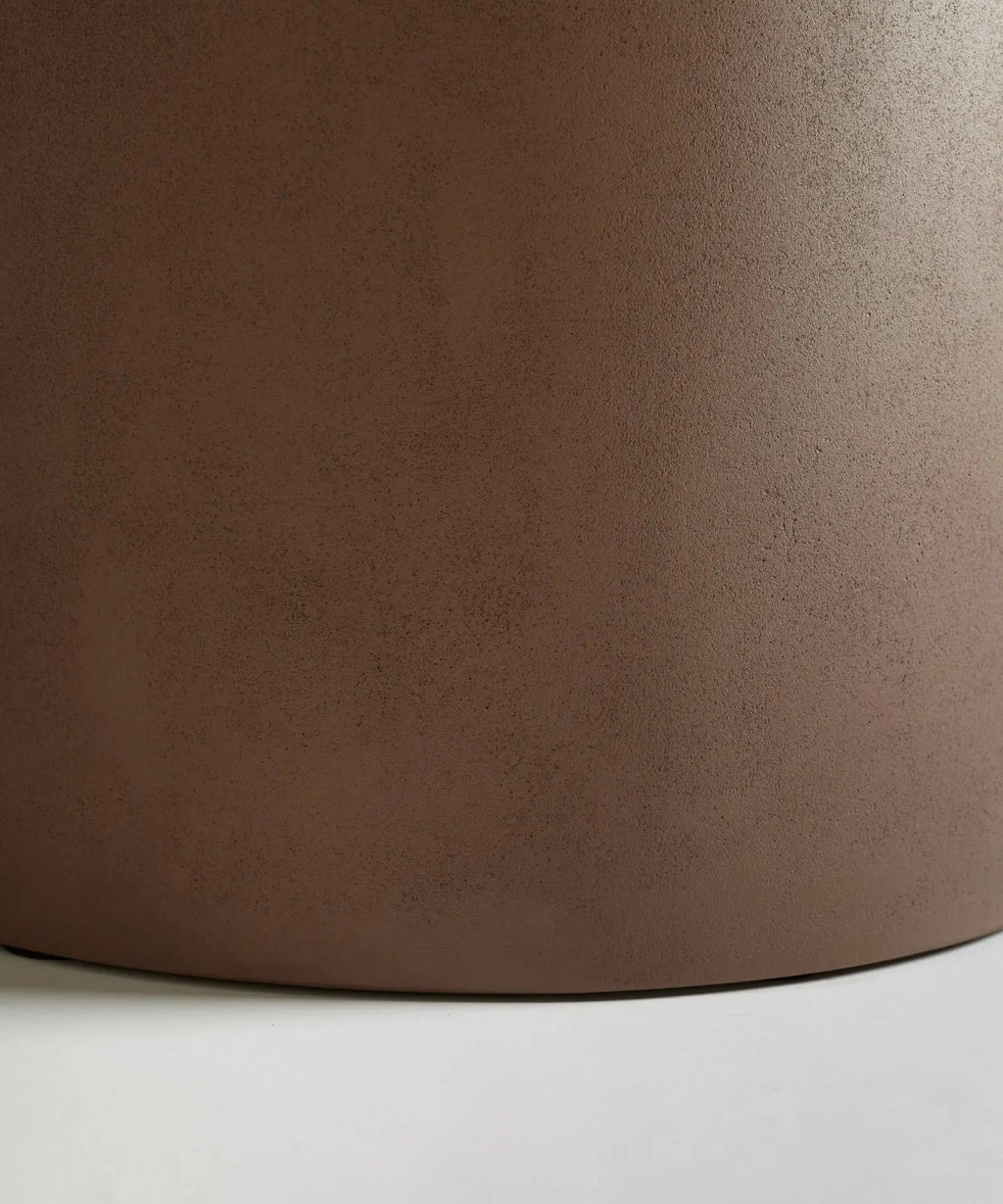 Table à manger ovale en microciment Juno Brown (200 cm)