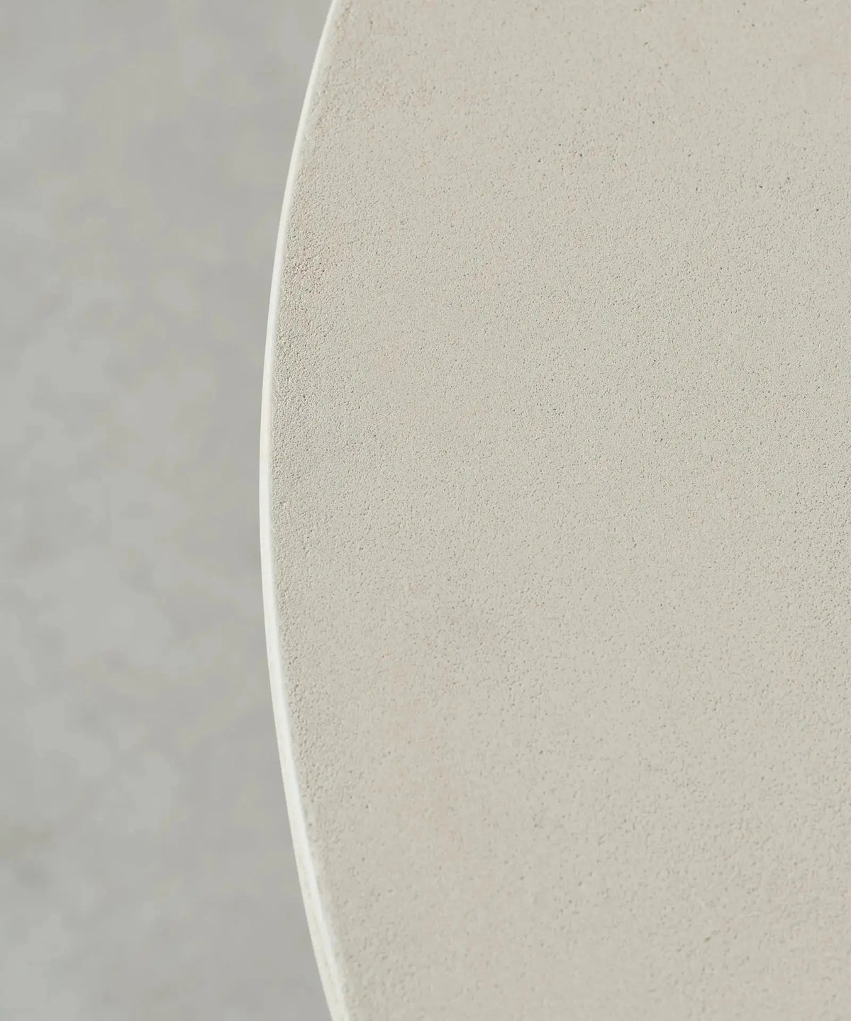 Table à manger ovale en microciment Juno (200 cm)