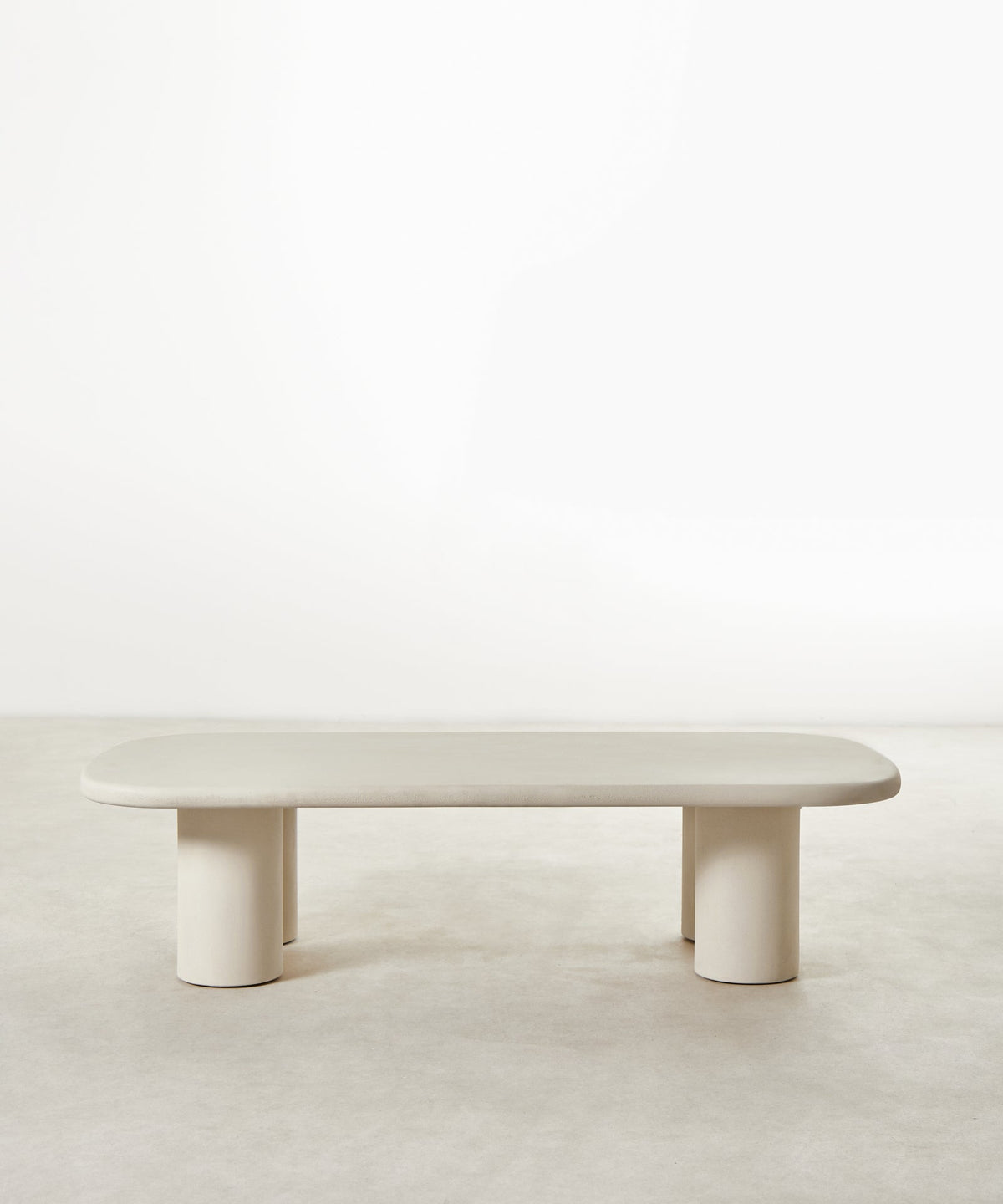Table basse allongée en microciment Sira (120 cm)