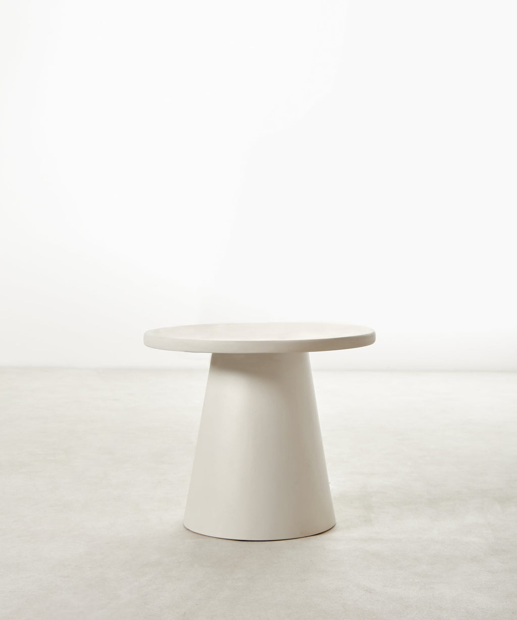 Table d'appoint ronde en microciment Eren (60 cm)