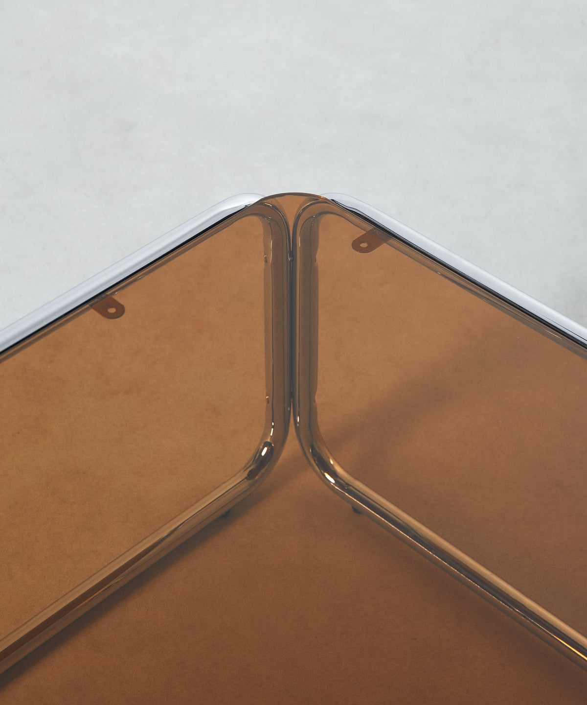 Table basse rectangulaire Mai en métal et verre trempé (120x60cm)