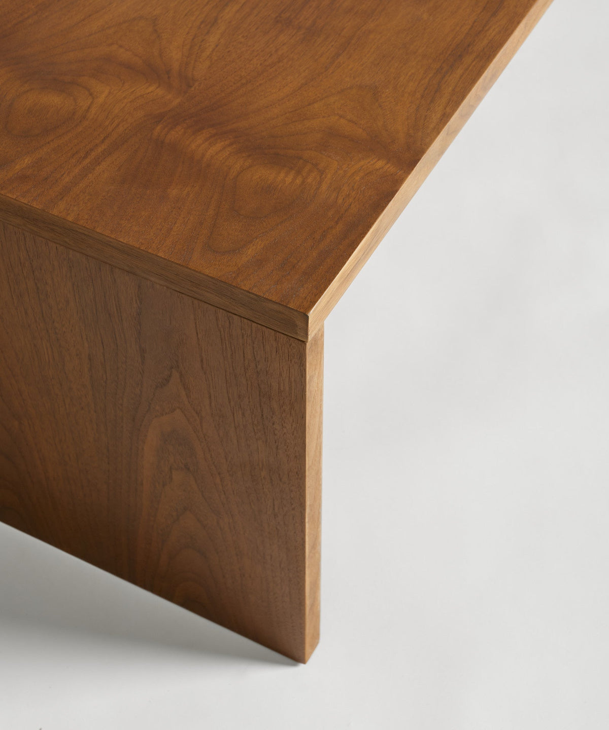 Table Basse en Bois Finition Noyer Lior