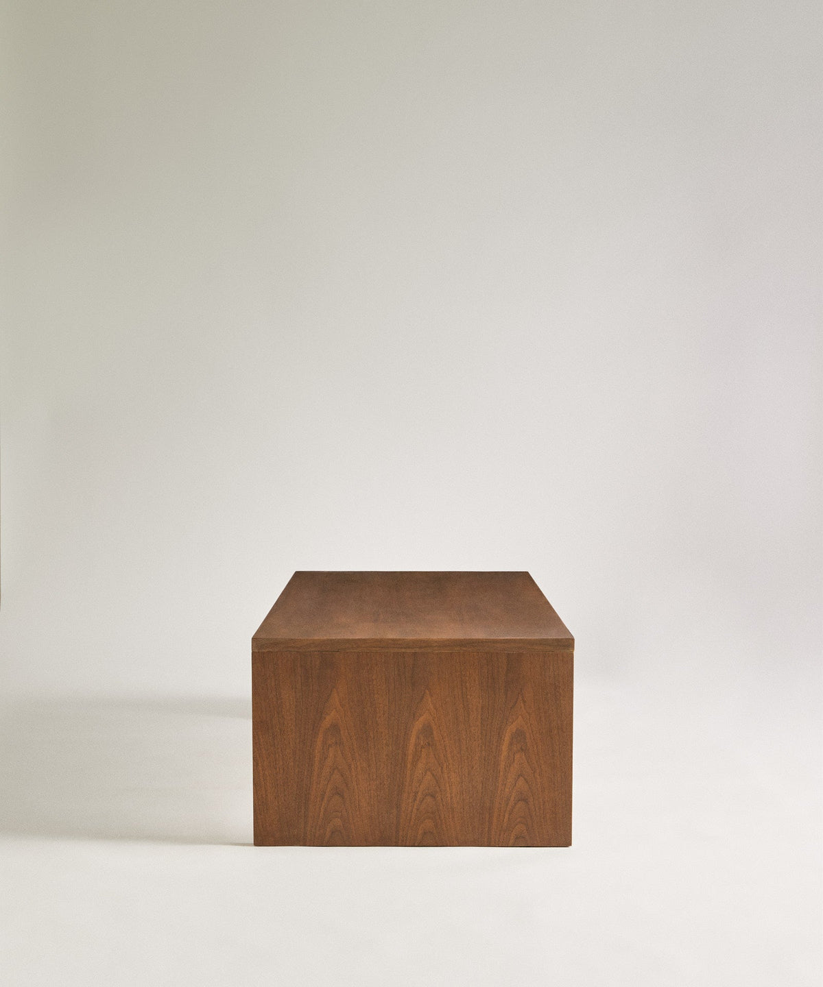 Table Basse en Bois Finition Noyer Lior