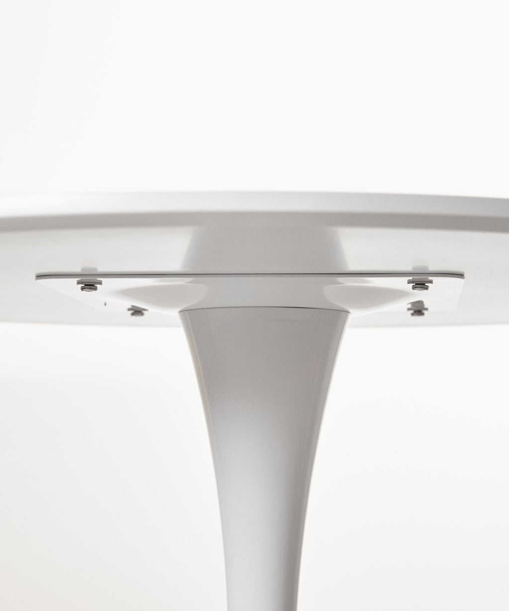 Table ronde Tulia en métal et fibre de verre (80 cm)