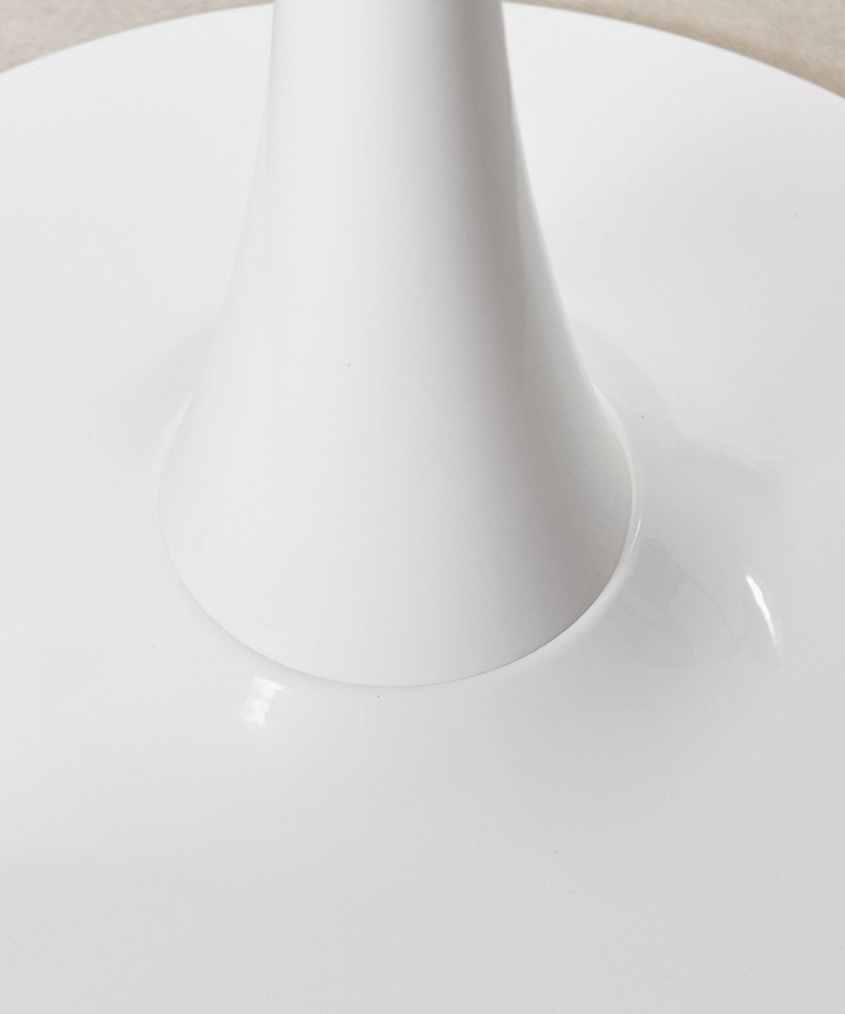 Table ronde en métal et fibre de verre Tulia (100 cm)