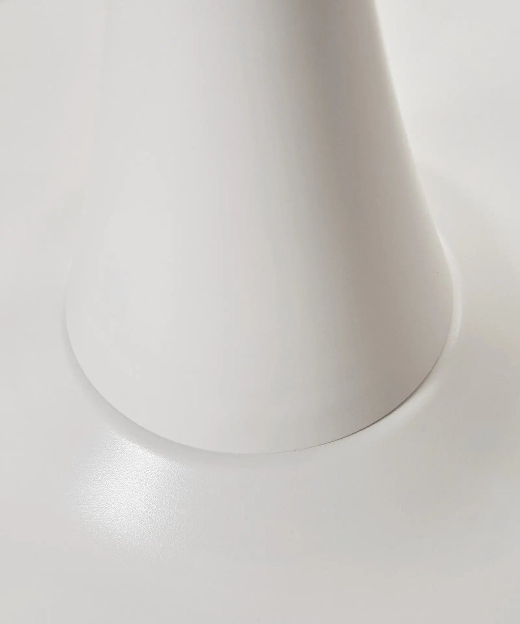 Table ronde Tulia en métal et fibre de verre (80 cm)