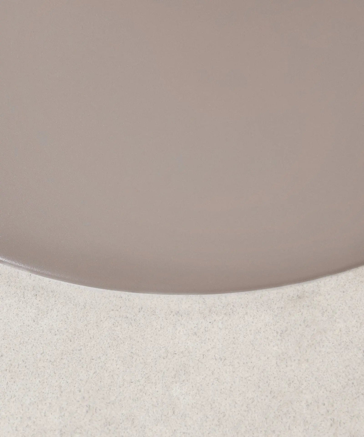 Table ronde Tulia en métal et fibre de verre (80 cm)